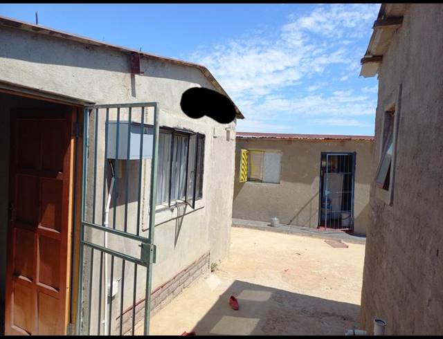2 BEDROOM HOUSE FOR SALE IN OLIEVENHOUTBOSCH